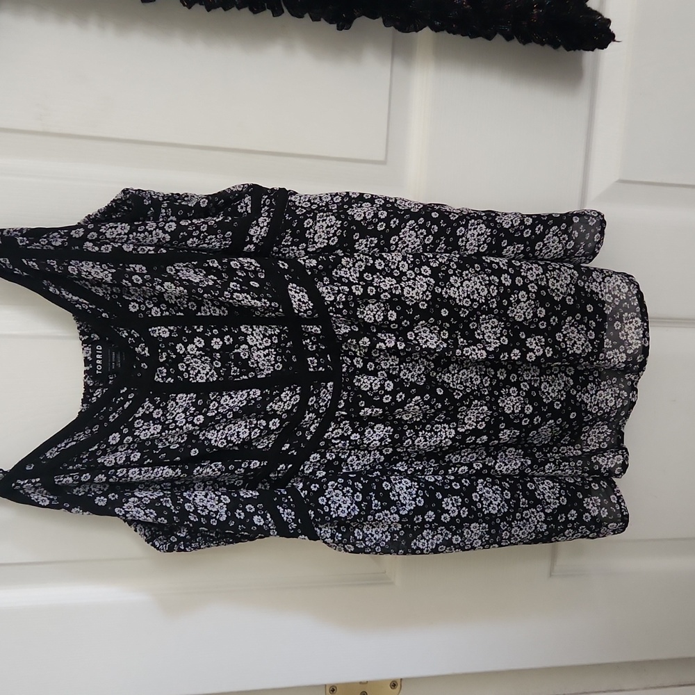 Torrid tank flowy top
